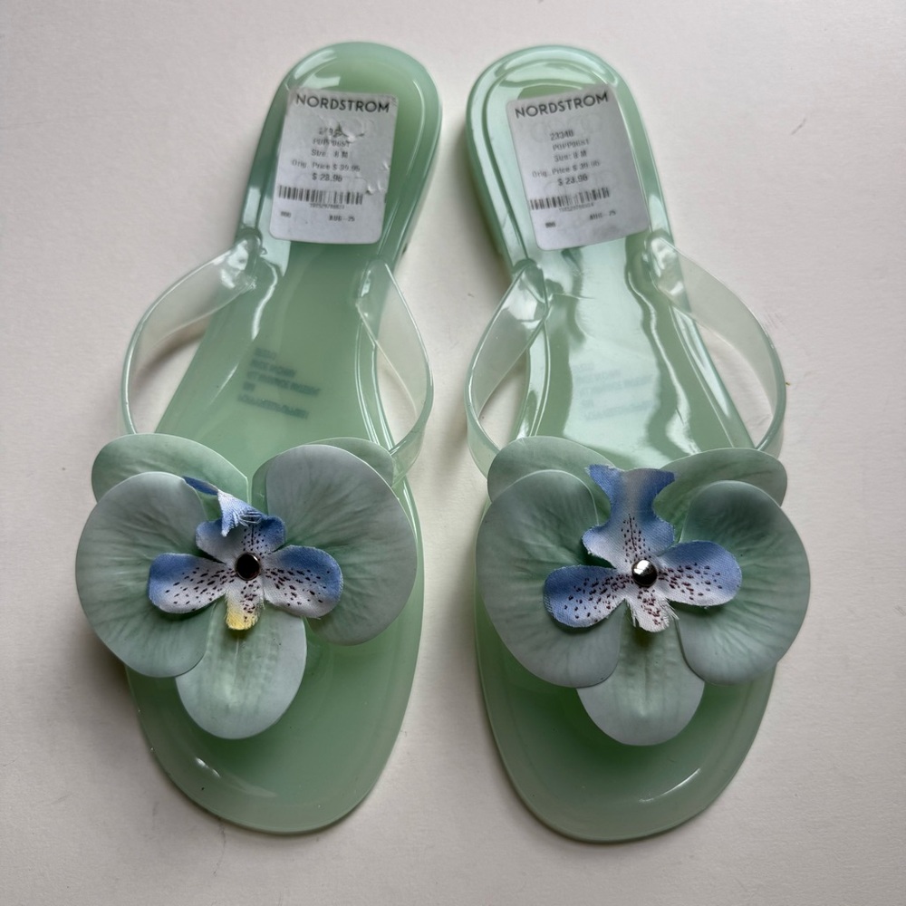 NWT Steve Madden Floral Mint Jelly Tong 
Sandals Poppyseed Model